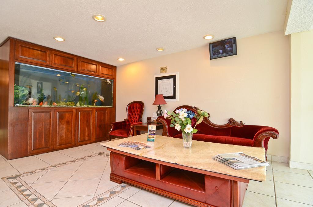 Stayapt Suites Alexandria-Fort Belvoir Интериор снимка