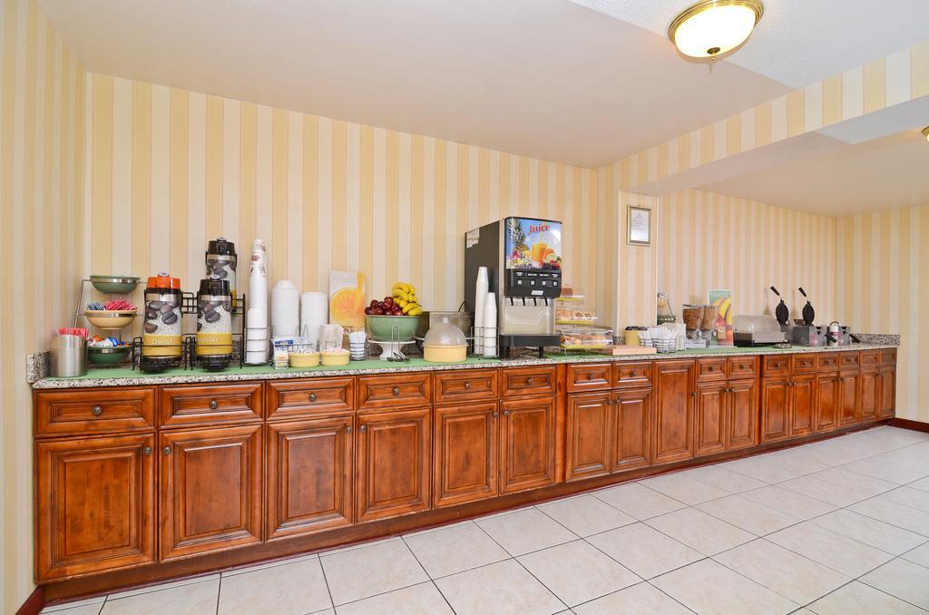 Stayapt Suites Alexandria-Fort Belvoir Екстериор снимка